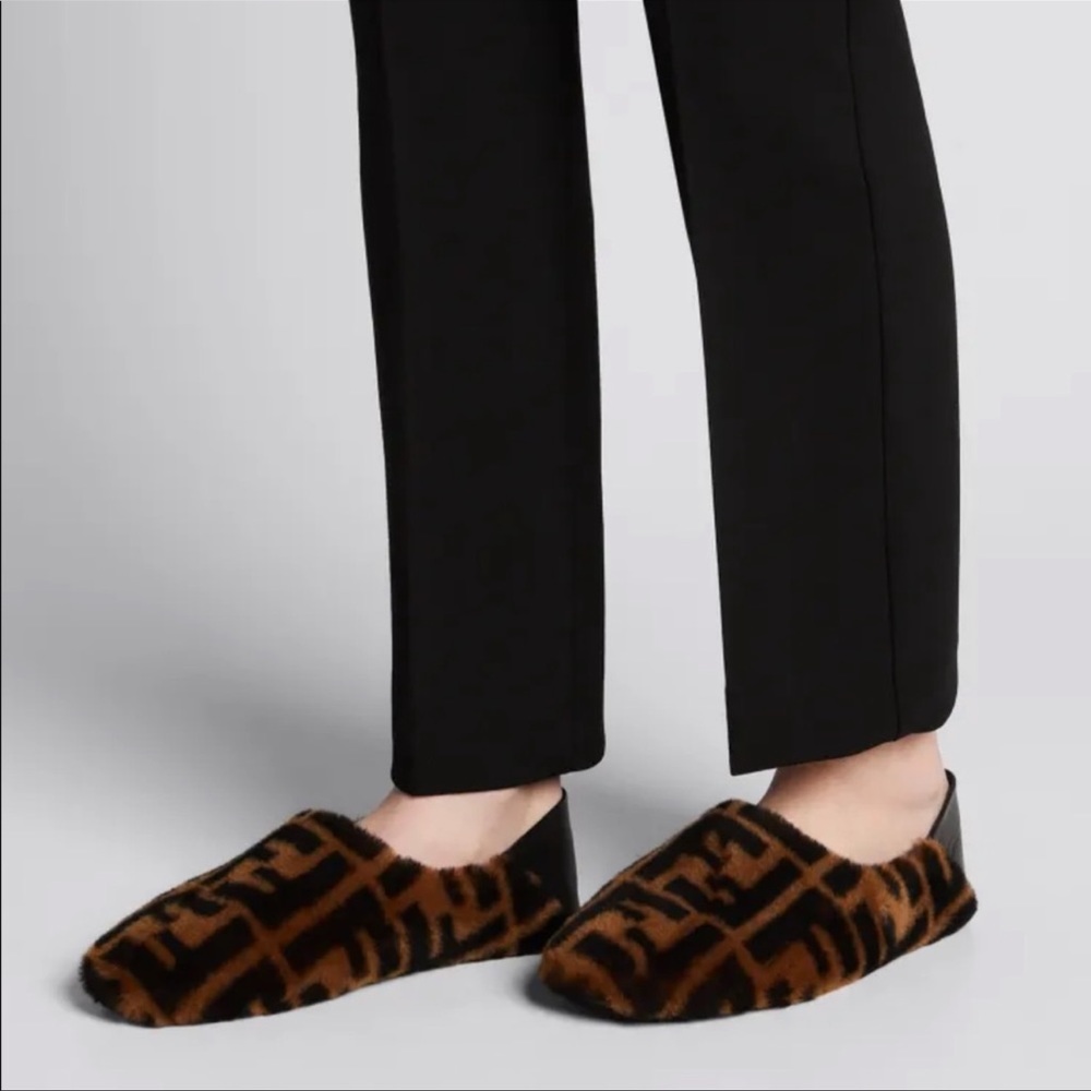 WOMENS FENDI SHEARLING NAPPA Monogram Slippers Size 39 - Picture 13 of 16